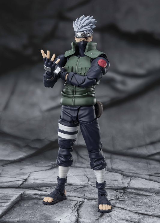Bandai Spirits S.H.Figuarts Kakashi Hatake (The Famed Sharingan Hero) Naruto Shippuden Action Figure