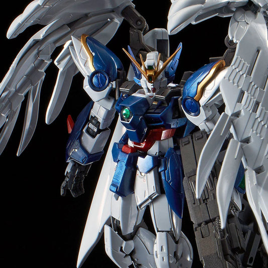 P-Bandai RG 1/144 Wing Gundam Zero EW & Drei Zwerg (Titanium Finish)